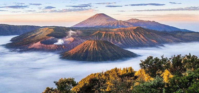 Kangen Berwisata Alam? Yuk Mengenang Indahnya Sunrise di Gunung Bromo