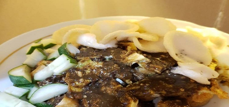 Ayo, Berwisata Kuliner Membuat Tahu Tek Surabaya!